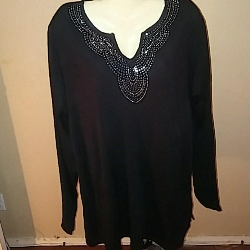 New Basic Editions blouse with a little shine 🔥